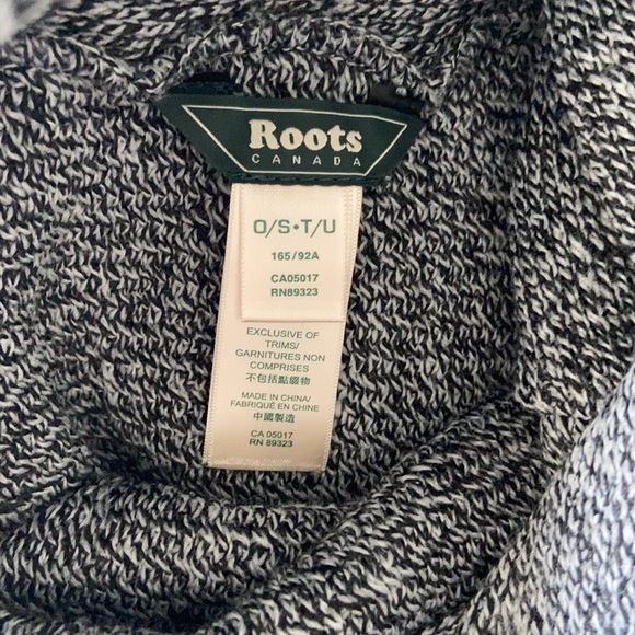 NWOT Roots Poncho sweater - Picture 4 of 4